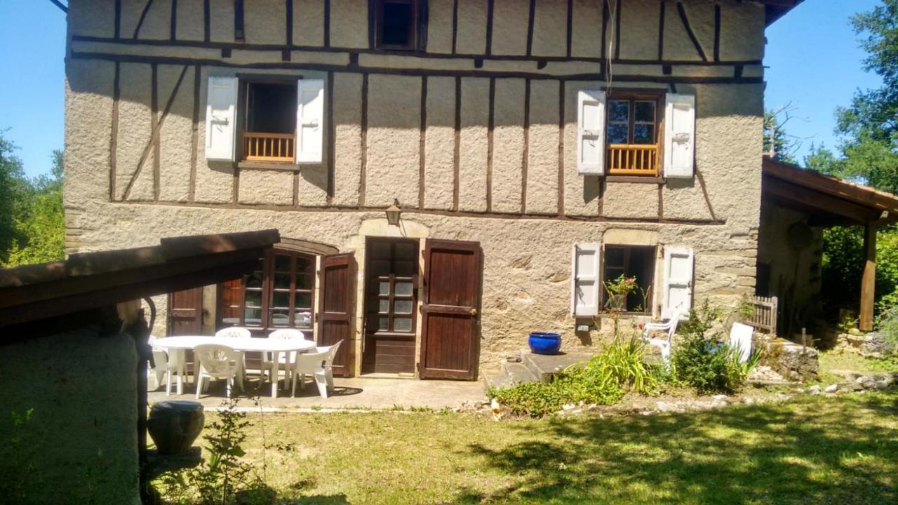 Maison Spacieuse A St Constant Fournoules Avec Jardin Saint-Constant Kültér fotó