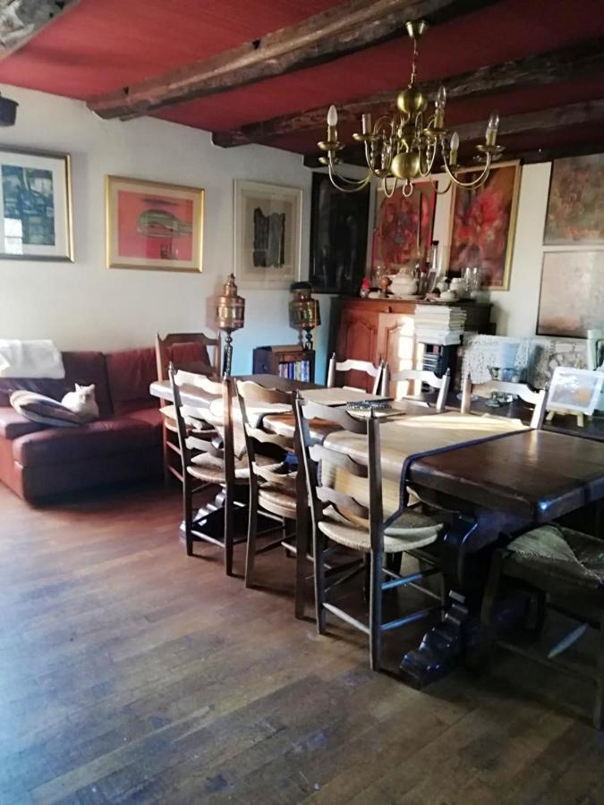 Maison Spacieuse A St Constant Fournoules Avec Jardin Saint-Constant Kültér fotó